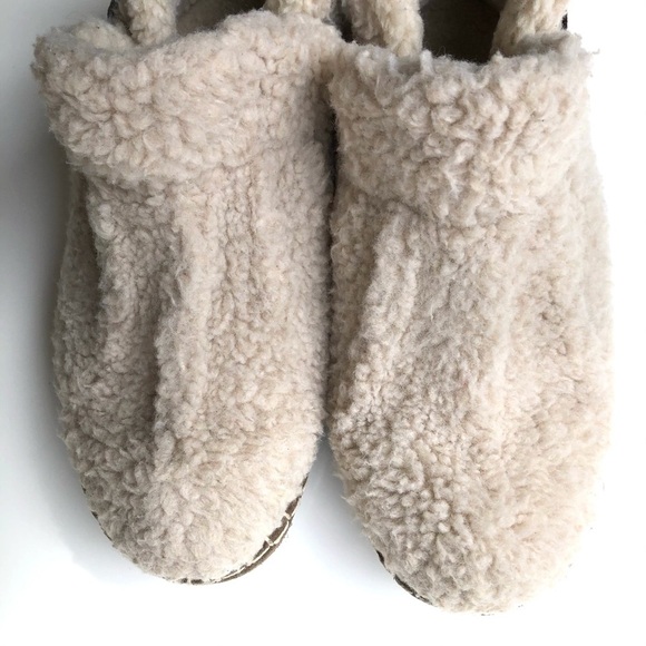 L.L. Bean teddy bear sherpa cozy slipper booties pile fleece - Picture 9 of 11